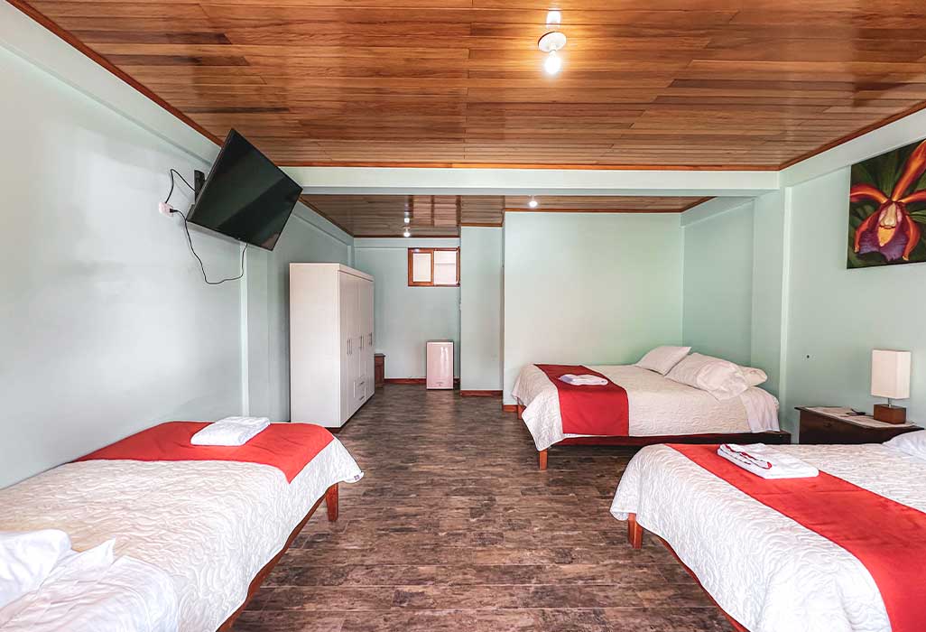 HABITACIÓN FAMILIAR CON TERRAZA